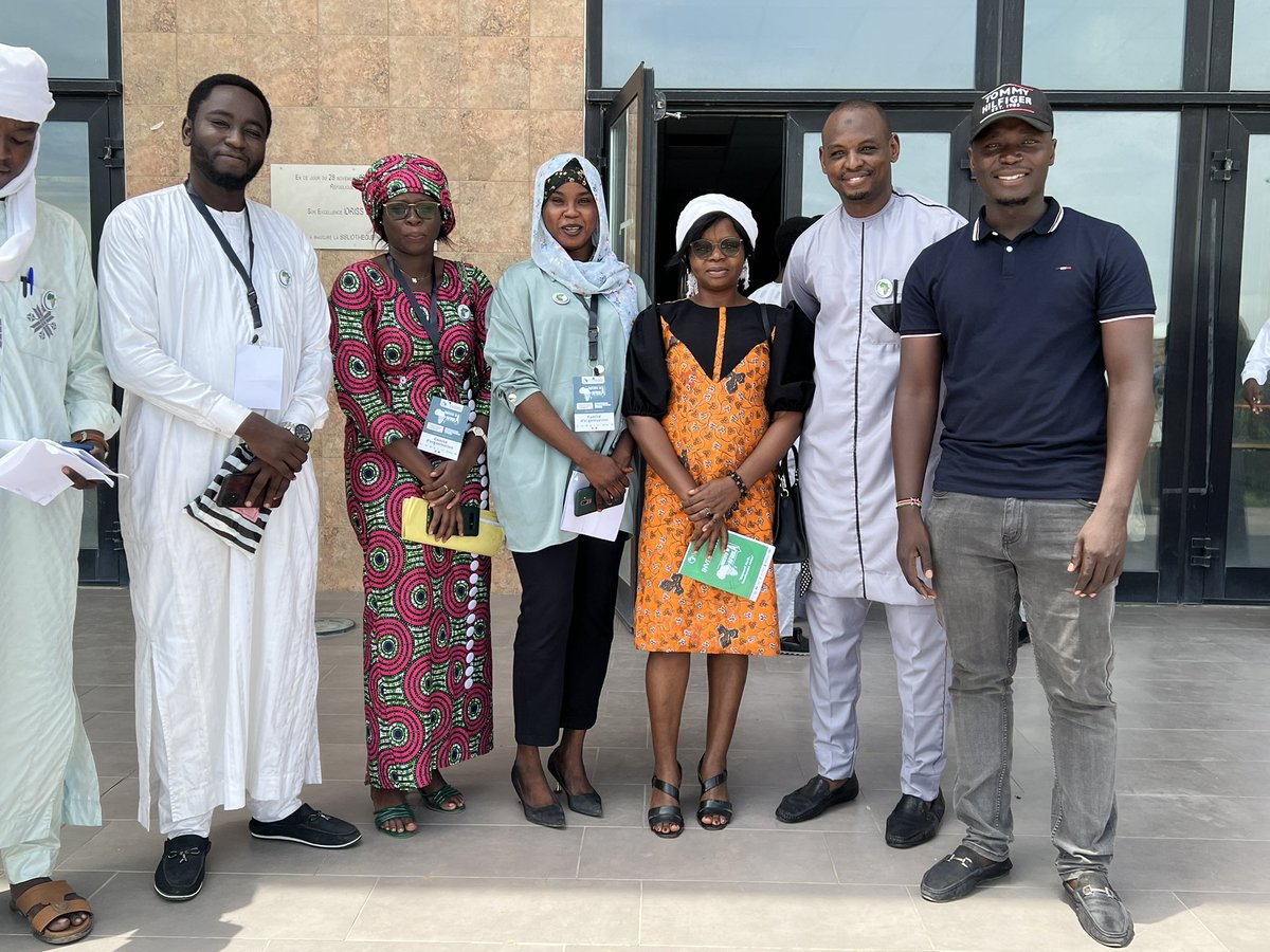 Emem Bassey tweet media