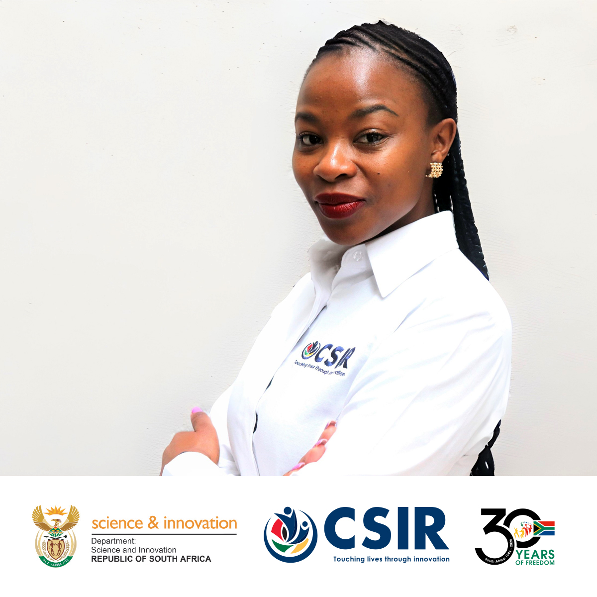 CSIR's tweet image. #TeamCSIR's Busi Sereme will give a talk at #SACEH24 on 19 Sept at UCT on #CircularMining &amp;amp; #Energy. She will present #circulareconomy opportunities in the mining industry &amp;amp; draw attention to levers that can encourage the adoption of CE in the sector. circulareconomyafrica.org/south-africa-c…