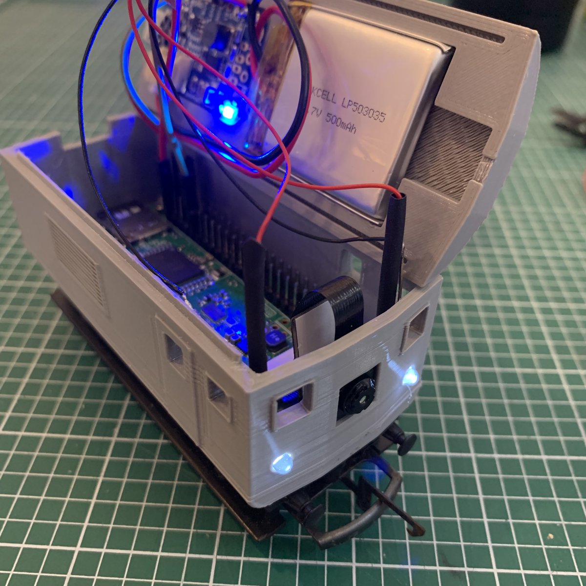 PaterPracticus's tweet image. Re-engaging with my WagonCam project for next @YouTube video. Mixing #modelrailways, #raspberrypi and #3Dprinting - all of my favourite things!