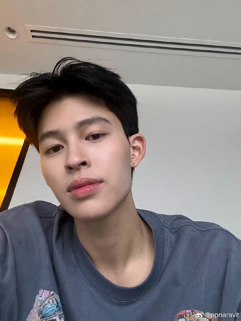ppnaravit_home's tweet photo. Weibo : @ppnaravit 

吃饭了吗？🤔🤔 

#ppnaravit https://t.co/VOLuRNJ7Ac