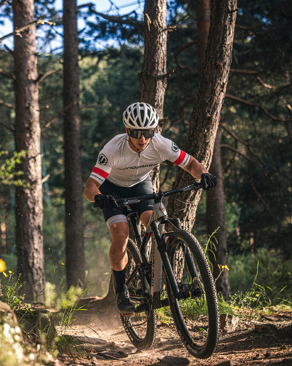 MondrakerBikes's tweet photo. If youβre the rider on a photoshoot for the F-Podium R and you know that βEVERY SECOND COUNTSβ youβll be hard pressed to sit down even once during the whole afternoonβ¦ ππΈ
β https://t.co/66vBnFmzuF
#mondrakerbikes #mondrakerdna #mondraker #crosscountry #xcmtb https://t.co/5k3QdIB1Uq