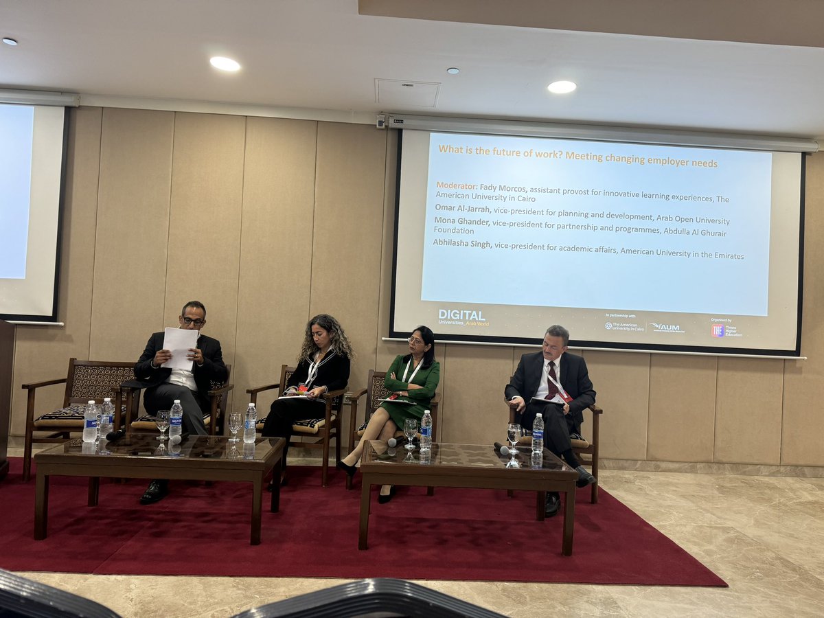 الأستاذ الدكتور عمر الجراح يبدع في عرض تجربة الجامعة العربية المفتوحة في التعامل مع الذكاء الاصطناعي وسبل إعداد الطلبة والأساتذة لاستخدامه ليكون داعما للعملية التعليمية.. موتمر التايم للتعليم العالي المنعقد في الجامعة الأمريكية في القاهرة