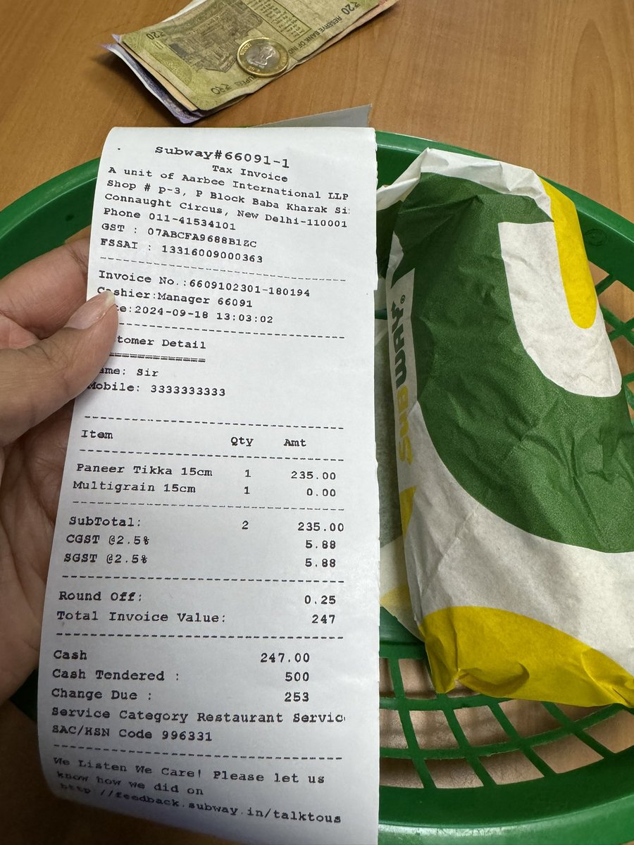sonal98688's tweet photo. @SUBWAY @SubwayIndia since when you stopped keeping lettuce due to rain and high cost. This was told to me today at subway, cp and i was billed was paneer tikka when i took chickpea patty (reason its not in billing option). Is subway for real? 🙄🙄🙄 https://t.co/CqvZh2g6mn