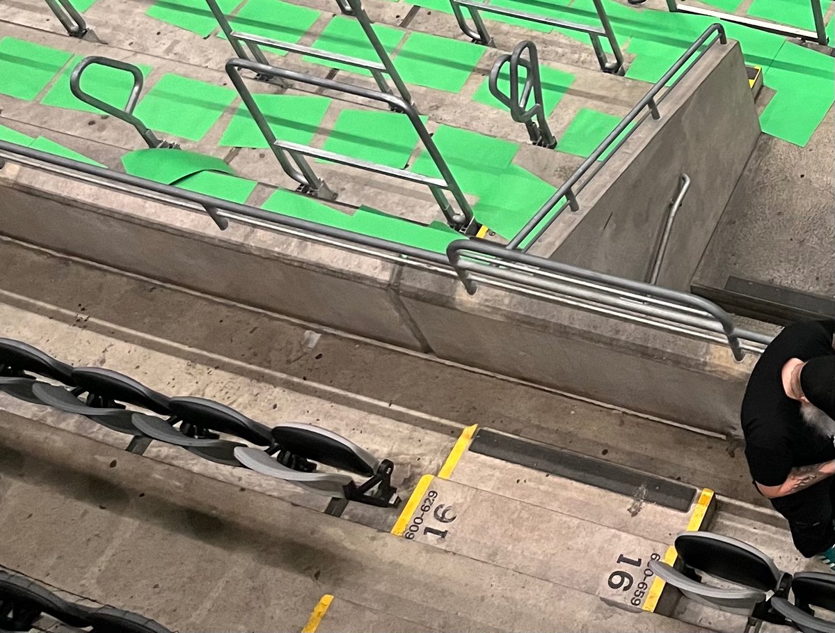 TIFOINFO

Mycket simpla instruktioner. Se till att hålla uppe arket tills lagfotot tagits. Eftersom det är en Europamatch spelas Just idag i sin helhet innan spelarna kommer in till Champions League-hymnen, därför är det extra viktigt att fortsätta hålla upp arken.

FORZA BAJEN!