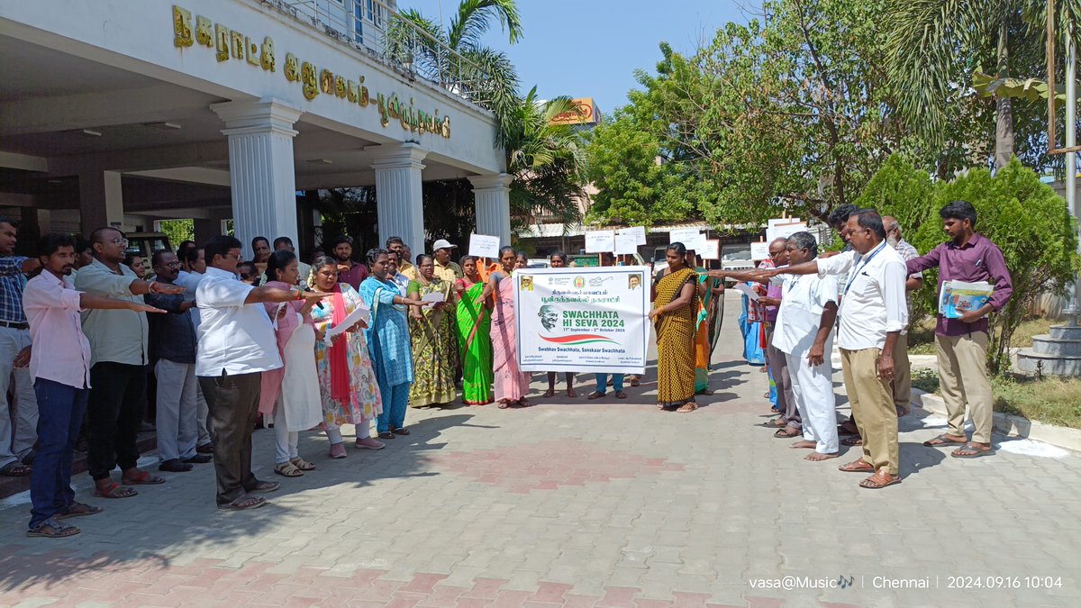 CommrPoonamall2's tweet photo. Poonamallee municipality swachhata hi seva activites  @SwachhBharatGov  @MawsTamilNadu @RoopaMishra77 @SwachSurvekshan @MoHUA_India https://t.co/2ufd47N6Oh
