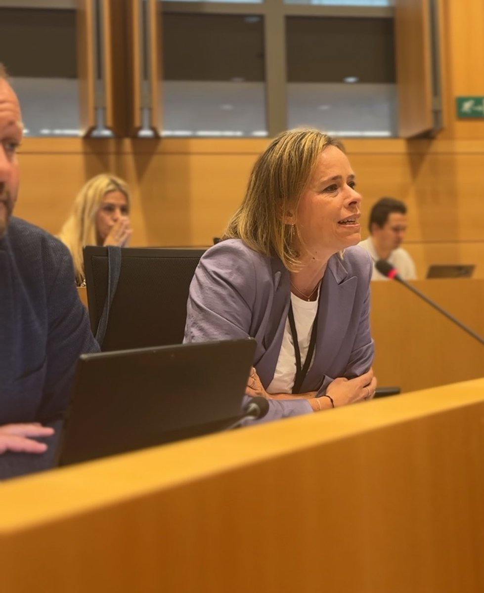 pslachambre's tweet photo. IVG : le Parlement avance, la #propositionPS sera débattue mardi prochain est commission Justice #OnAvance 💪 https://t.co/3oZXRzv0Zk