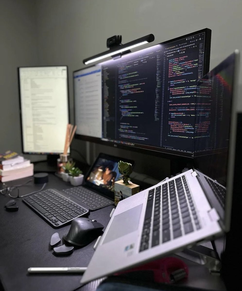 Sarcastic Geek tweet media