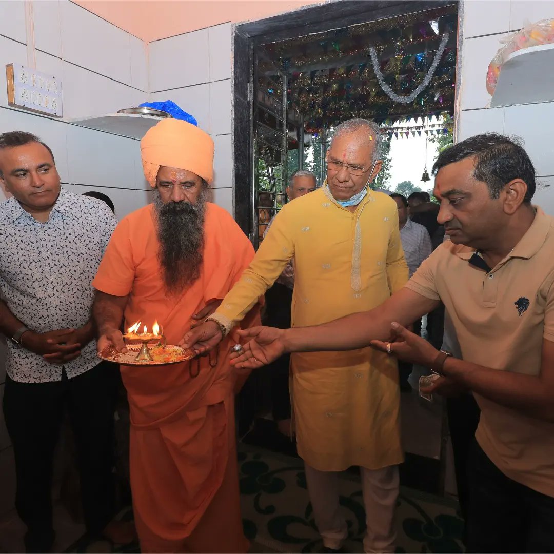 SRK Knowledge Foundation (@srk_kf) on Twitter photo On September 15, 2024, we celebrated the Pran Pratishtha of 10 new Hanumanji temples in Dang, Gujarat, bringing the total to 87 out of 311. We were honored to have Shri Param Pujya Muktanand Bapu and Shastri Shri Deepbhai Pandya with us for this special occasion. 
#HanuMan #dang On September 15, 2024, we celebrated the Pran Pratishtha of 10 new Hanumanji temples in Dang, Gujarat, bringing the total to 87 out of 311. We were honored to have Shri Param Pujya Muktanand Bapu and Shastri Shri Deepbhai Pandya with us for this special occasion. 
#HanuMan #dang