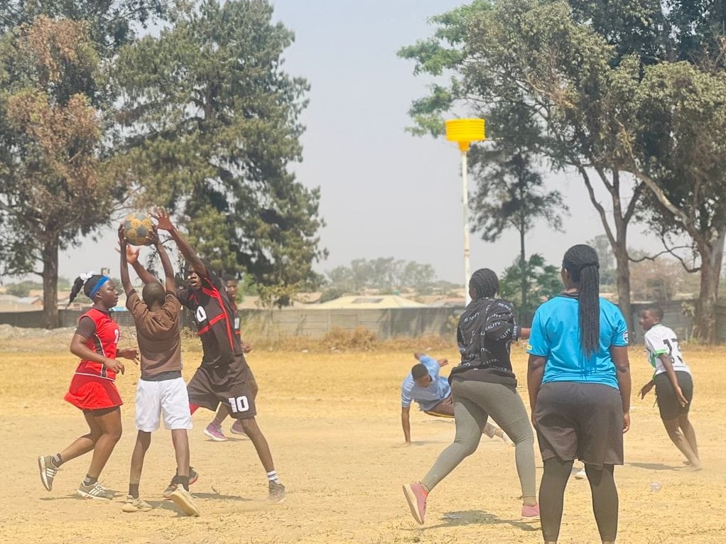 korfball's tweet photo. Images from the 2nd Round of the 'Harare Provincial #Korfball League 2024' played last weekend in 🇿🇼 Zimbabwe. #KorfballDevelopment 🌍 #Africa #ZIM @ikfafrica
📰 More info: https://t.co/1uc3n3ZjdI
#TheMixedGenderSport #korfbal #corfebol #korfbol #corfbol #КОРФБОЛ #合球 https://t.co/IP9caSTMx7