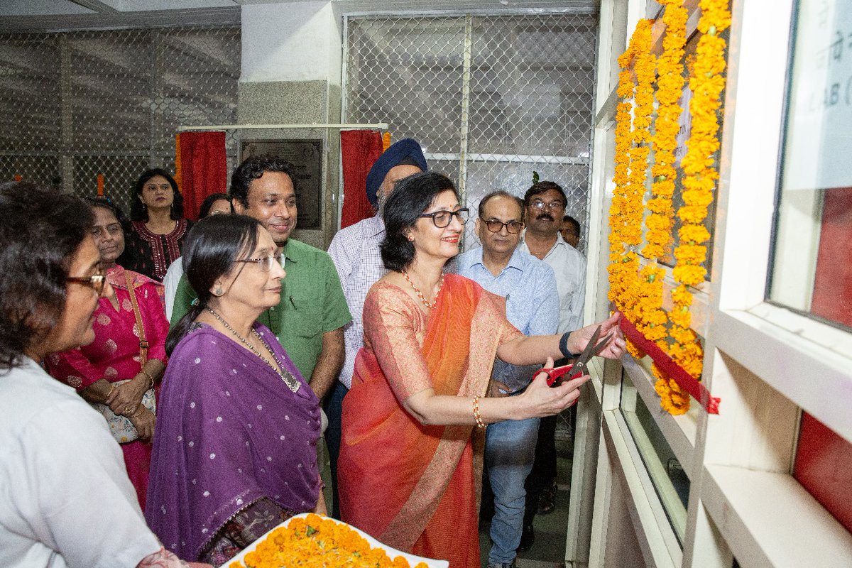 SJHDELHI's tweet photo. A new ANC registration counter on the first floor of OPD block inaugurated today by Dr Vandana Talwar, MS @SJHDELHI in presence of all AMS, faculty &amp; staff. A positive move to enhance prenatal care accessibility stated Dr Bindu Bajaj HOD.
#MaternalHealth #HospitalServices #VMMC https://t.co/sSGeTii5bz