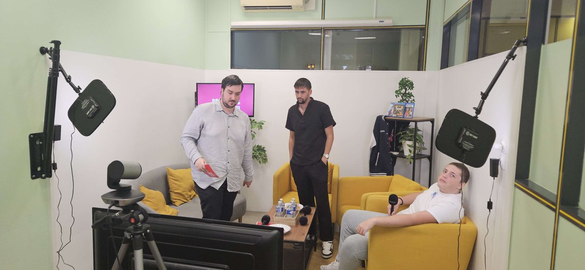 PUREsportFR's tweet photo. Ce matin RDV avec la Mission Local de Fréjus sur leur plateau TV ! 🥰😍
#missionlocal #puresport https://t.co/yJ163eqgzL