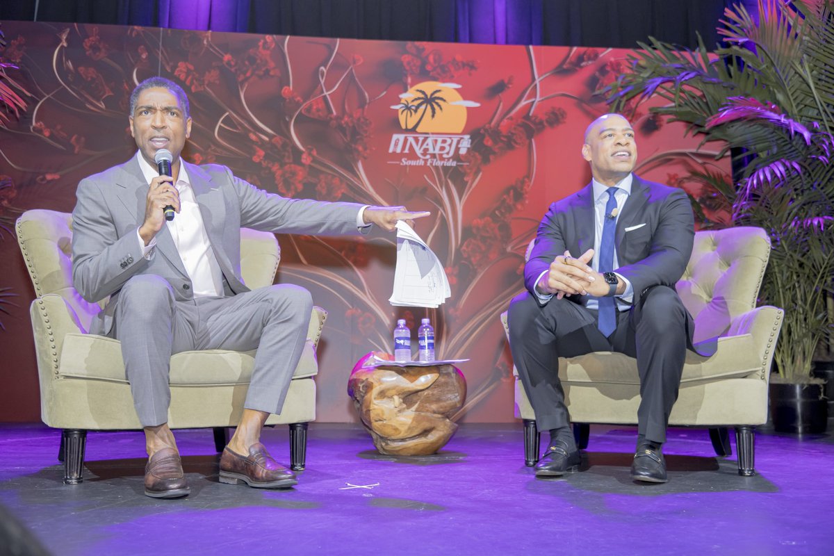 NABJ South Florida unites journalists from various media outlets for an unforgettable night at  our scholarship event this past Saturday. Conversation w/<a href="/DeMarcoReports/">DeMarco Morgan</a> <a href="/CalvinCHughes/">Calvin Hughes</a> was inspiring. #blackexcellence #Blackmedia #nabjsouthflorida