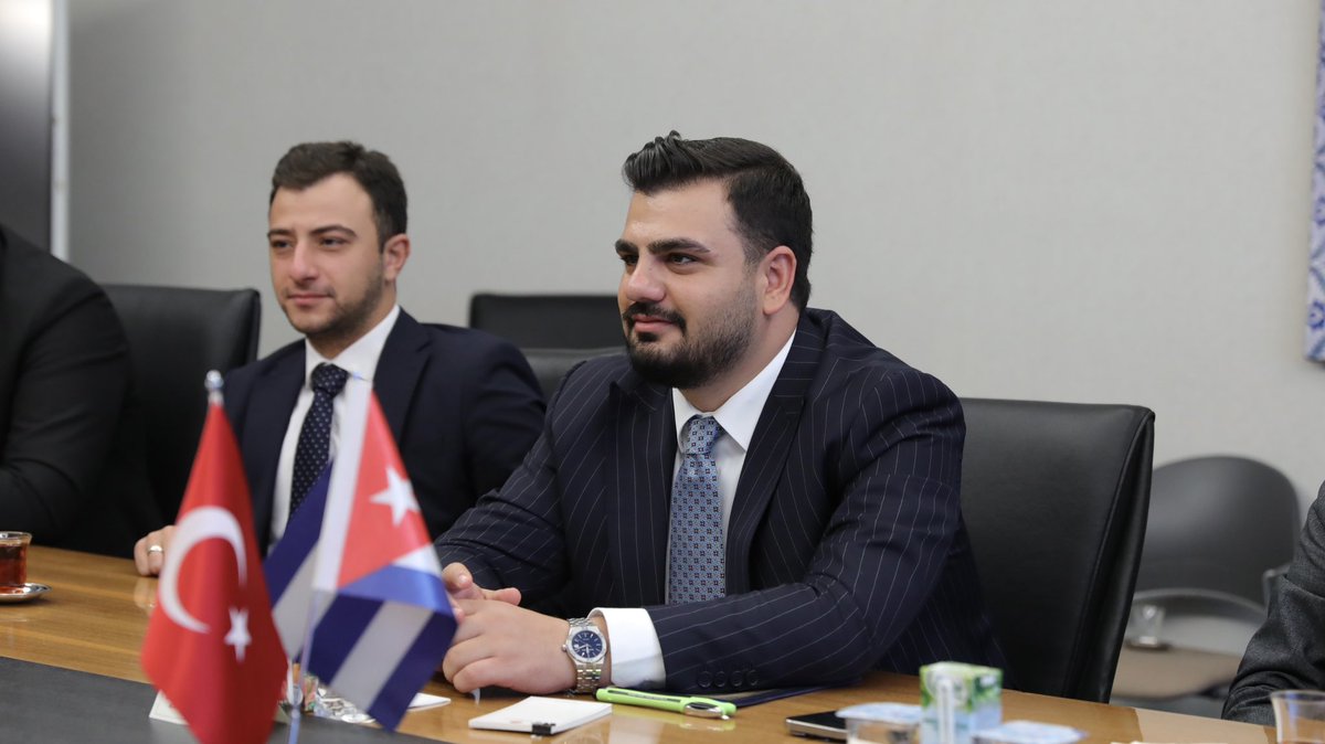 eyupkadirinan's tweet photo. 📍AK Parti Genel Merkezi 

Küba Komünist Merkezi Komitesi Parti İdeolojik Çalışma Departmanı Yetkilisi, Milletvekili Luis Morlote Rivas ve heyeti ile bir araya geldik.

Türkiye’nin en büyük gençlik hareketi olan AK Parti Gençlik Kolları’mızın vizyonunu, Sayın Cumhurbaşkanımızın gençlere verdiği değeri ve icraatlerimizi aktardık.