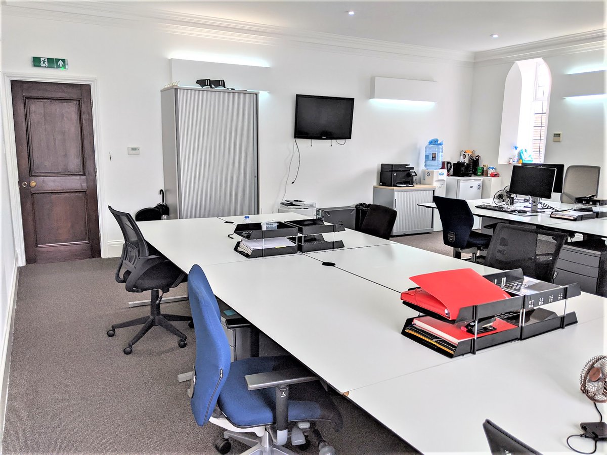 oothoffices's tweet photo. REDUCED &amp; OFFER - LAST OFFICE AVAILABLE - Watford 475 sq ft Office - https://t.co/JxvdRv3l07 https://t.co/RQvJKpBCTi