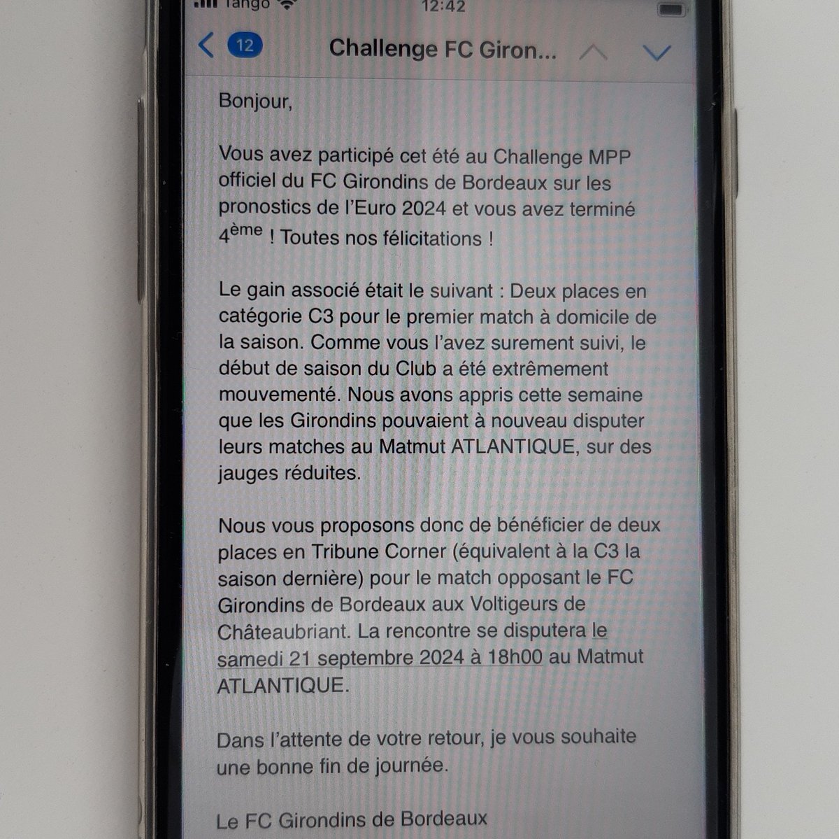 SebLTPAT's tweet image. J'ai enfin été contacté par les @girondins: j'ai gagné 2 places contre les Voltigeurs de Chateaubriant... je peux pas y aller, quelqu'un est chaud?