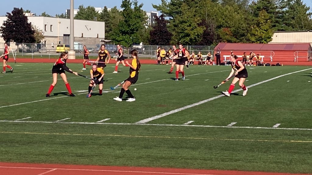 Field Hockey Monday <a href="/KASSAASports/">KASSAA</a> opener with <a href="/LaSalle_LDSB/">La Salle Secondary</a> vs LCVI #GoKnightsGo