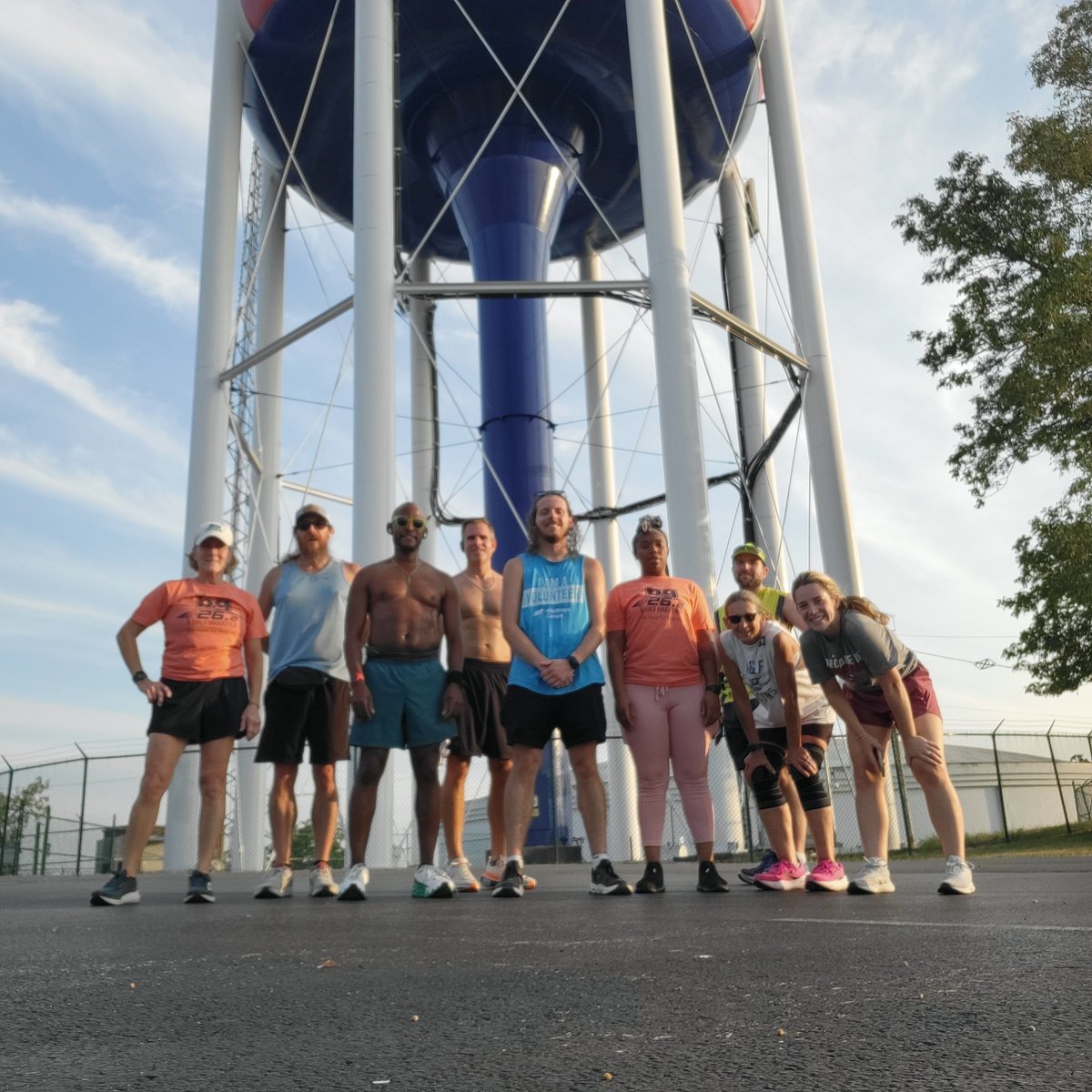 Bg262's tweet photo. 🏃🏼‍♂️🍻 White Squirrel Wednesday 🍻🏃🏼‍♂️ group run will meet at 530pm tonight for a HILL workout beginning at White Squirrel Brewery.
Do. Not. Miss. It. The burn feels so good 💯

Wednesday, 9/25 begins a tempo workout. Get ready!

#bg262 #hillrepeats #hilltopper #viewfromthetop https://t.co/ILuGOB0sDG