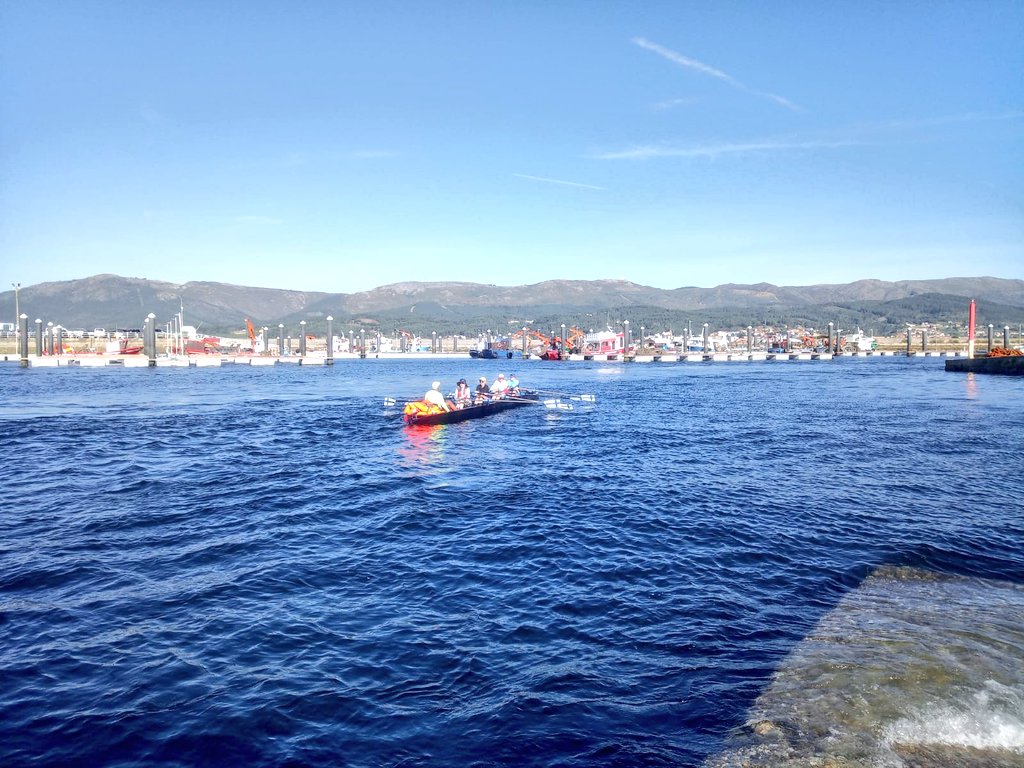 VISITA AO NOSO CLUB 🇨🇦🇬🇧🇦🇺🇩🇪🇨🇭🇺🇲

O luns tivemos unha visita duns turistas canadenses, australianos, estadounidenses, ingleses, suizos e alemáns que viñeron coñecer as nosas rías remando,  e utilizaron o noso club como punto de descanso.