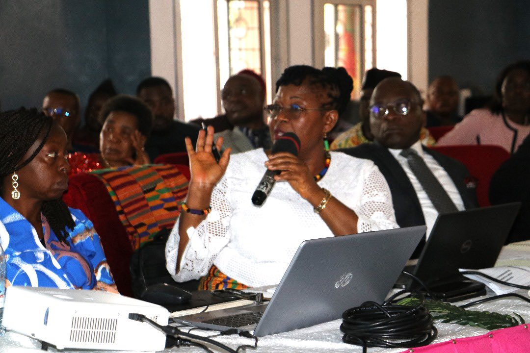 PNUDCameroun's tweet image. UNDP 🇨🇲 #RecoveryProgramme has been commended for its diligent implementation of #PPRD-NW at the 2nd session of the Regional Follow-Up Committee meeting. It was chaired by #NW Gov. President of the committee, in the presence of Min. @paultasong #PPRD Steering Committee President
