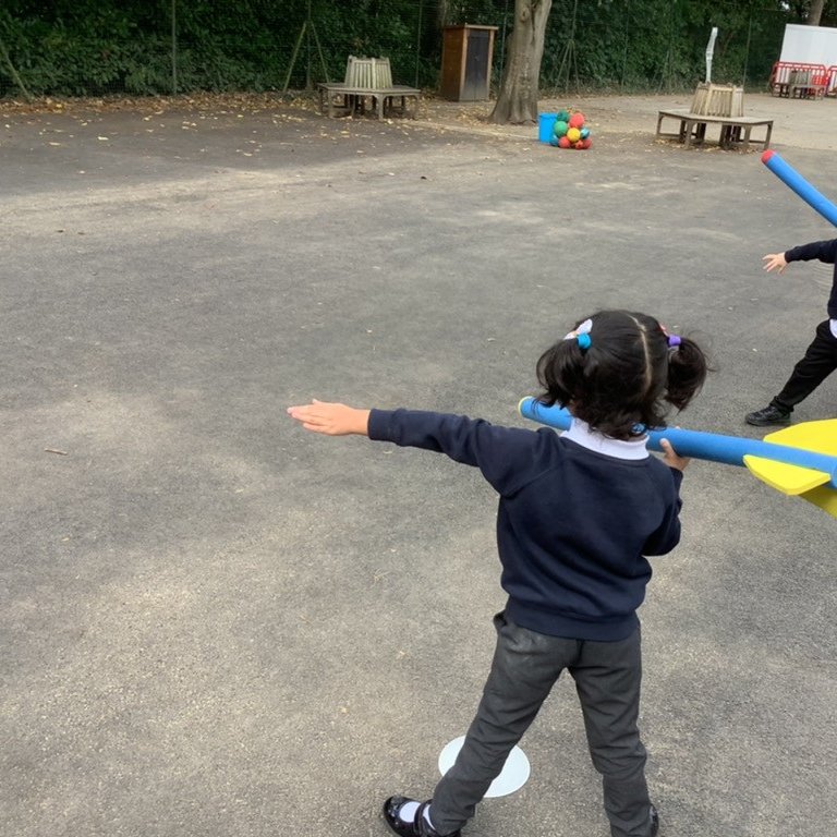 EY_StPeters_CE's tweet photo. We have had a great morning with our sports coach Reece. We have developed our listening, throwing and catching skills ⚽🏀👏🏼
Brilliant work from everyone in Early Years! @StPeters_CE #abrighterfuturetogether #onebodymanyparts https://t.co/xzo5F3krXp