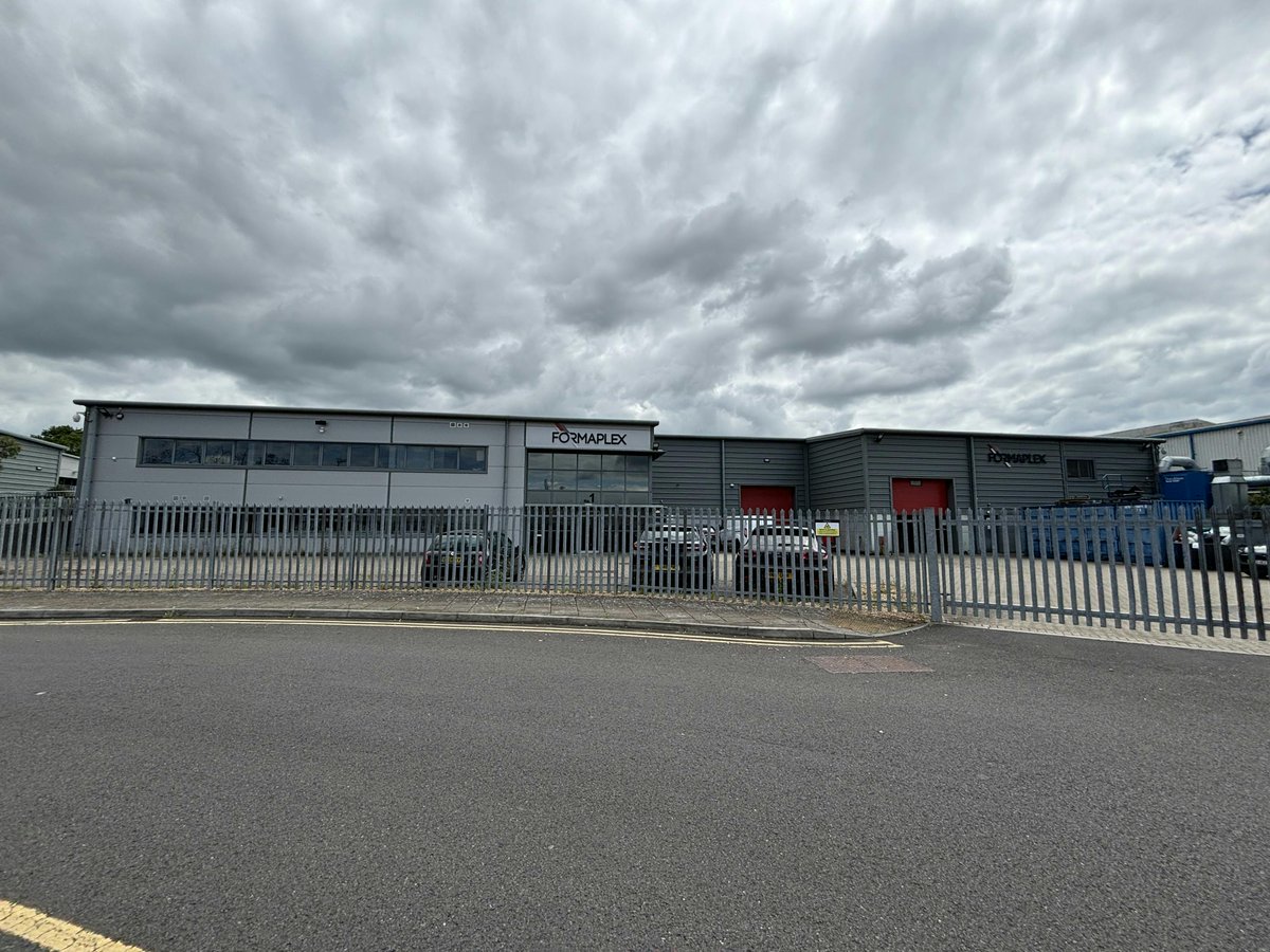 Now Available: Unit 1 Dakota Business Park. Up to 18,803 sq ft. #Havant #ForSale #Industrial #TradeCounter #Warehouse #HollowayIliffeMitchell m.search-prop.com/unit-1-dakota-…