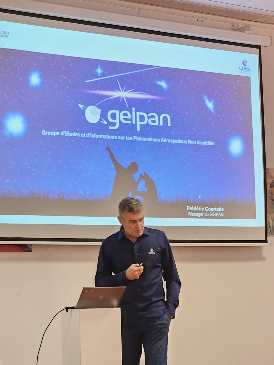 RECtlse's tweet photo. 💥En ce moment, 1er test chez #airbusDS des #Rec en entreprise, avec Frederic Courtade, directeur du  Geipan @CNES pour parler des phénomènes aerospatiaux non expliqués, avec expo toute la semaine de @Evidencebbh  #penseecritique #pan https://t.co/meBtXIe2Bc