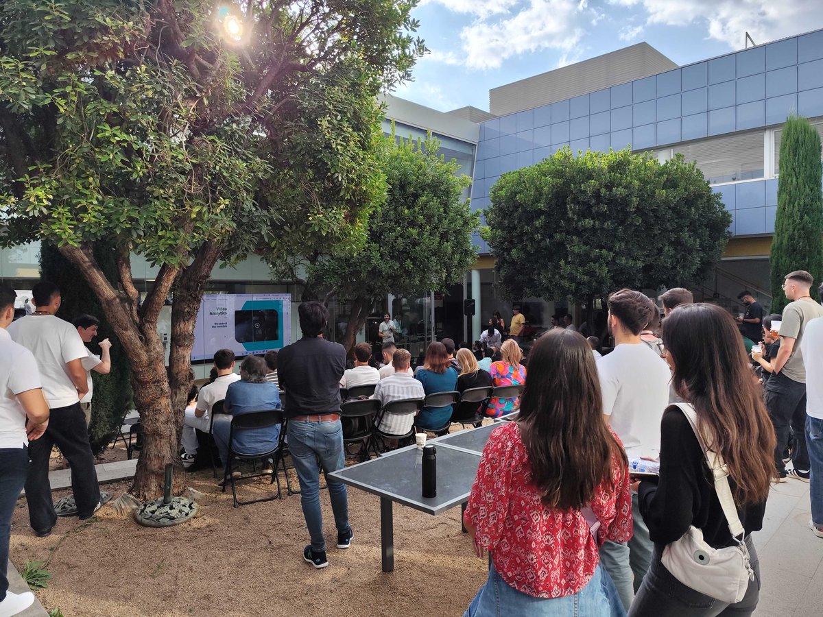 Exciting times for our oncology team, presenting our latest research at the ACMCV 2024 on Sept 17. 📖Read the🧵for paper details! #AIResearch #MedicalImaging #Radiomics #CancerResearch #Oncology