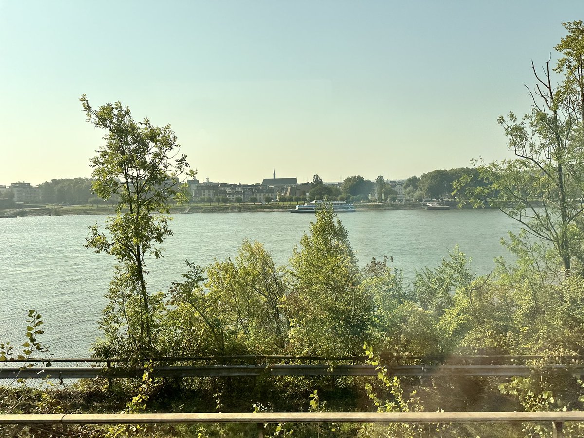 MirjamBauer's tweet photo. Die #KHIT Herbsttagung 2024 steht unter dem Motto:
Brücke zur modernen Patientenversorgung:
Ambulantisierung und Patientenportale
Ort: Mittelrheinhalle Andernach
Programm 👇
https://t.co/DyqEUNmLpw https://t.co/g8sWsDxr2E