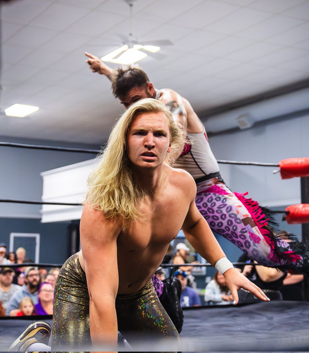 TheJaysonPaul's tweet photo. Sooner or later they all get the finger ☝️. 📸 @Nat20Photograp #wrestling #prowrestling #indiewrestling #finger #wwe #tna #tnawrestling #aew #jpfinger #butt #buttstuff #scw #scwpro #tagteam https://t.co/Vdq7EoDH2C