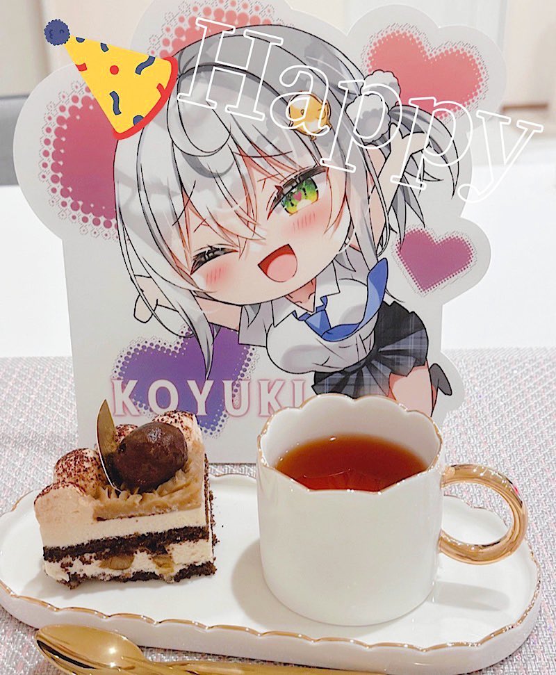 リプ返せないのに皆さんおめでとうありがとうございました( ;ᵕ; )✨️
ケーキ食べました~🎂🍴 
