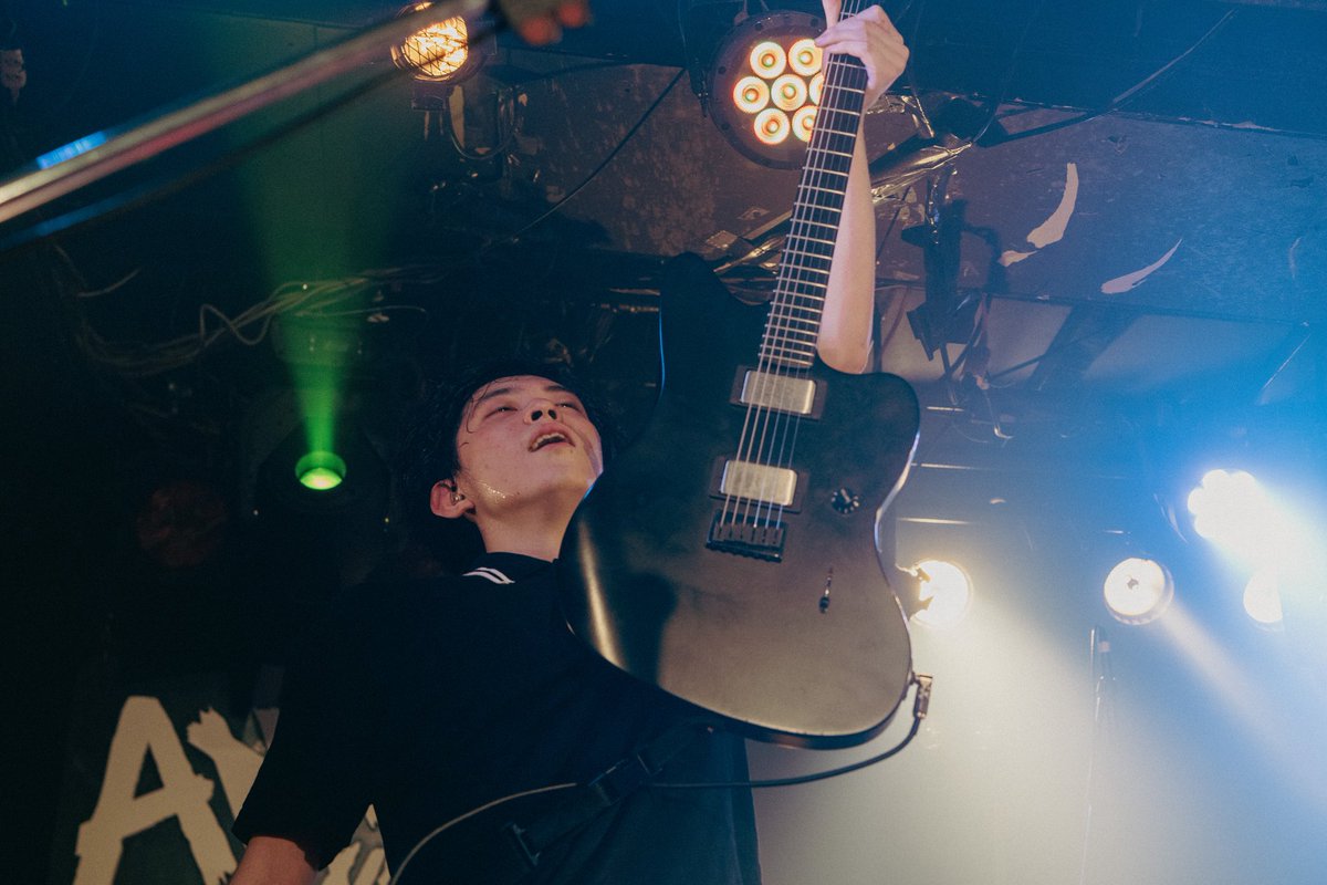 Sora_AdamasAle's tweet photo. 2024.9.17
【C-MOON Vol.130】
at. 新宿ANTIKNOCK

Photos by @Mizuckey217

#AdamasAle
#PostHardcore
#LoudRock
#Heavymusic
#ラウドロック
#band
#Livephoto https://t.co/tLQPbTo9RD