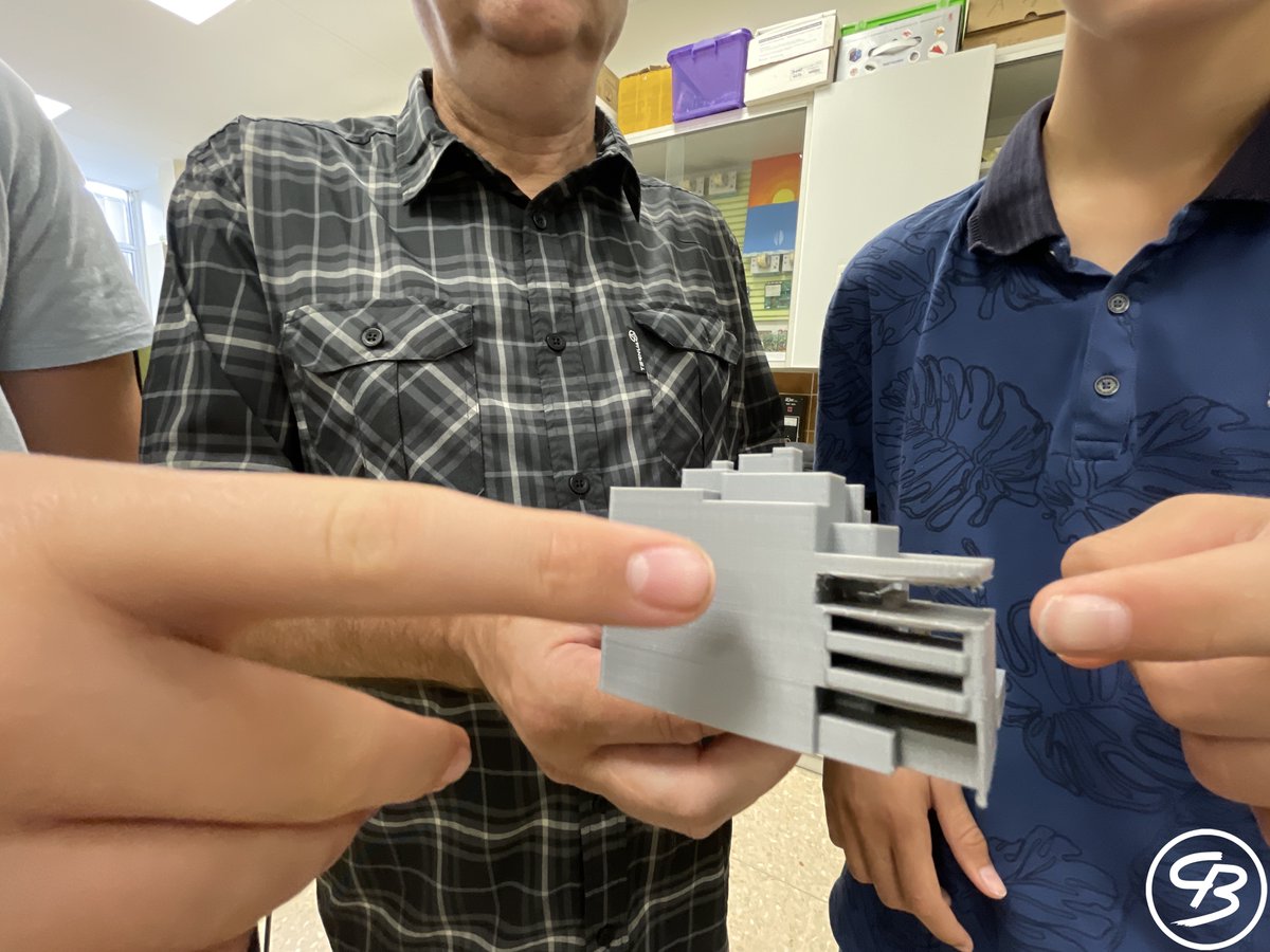 cbadalones's tweet photo. Dos alumnes d’ESO reprodueixen una part de Badalona amb una maqueta feta amb les impressores 3D del col·legi. +INFO 👇🏼
https://t.co/1igLEIbnGG
#Badalona #ESO #menudaBadalona @bdnlab #femBadalonès #desde1895 https://t.co/IO6LwIVHv1