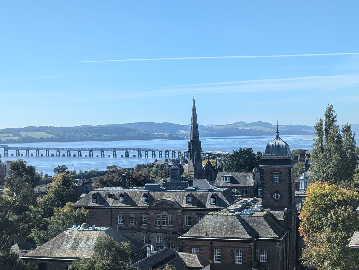 davey_kevin's tweet photo. A gorgeous autumnal day overlooking the University of Dundee City Campus. An added bonus getting views like this walking up the stairs in the School of Dentistry. @DundeeDental @dundeeuni @VisitScotland @DundeeCulture #UoD #Dundee #Tayside #Taybridge #Tay #Scotland #Dentistry https://t.co/WSVDPpHmtR