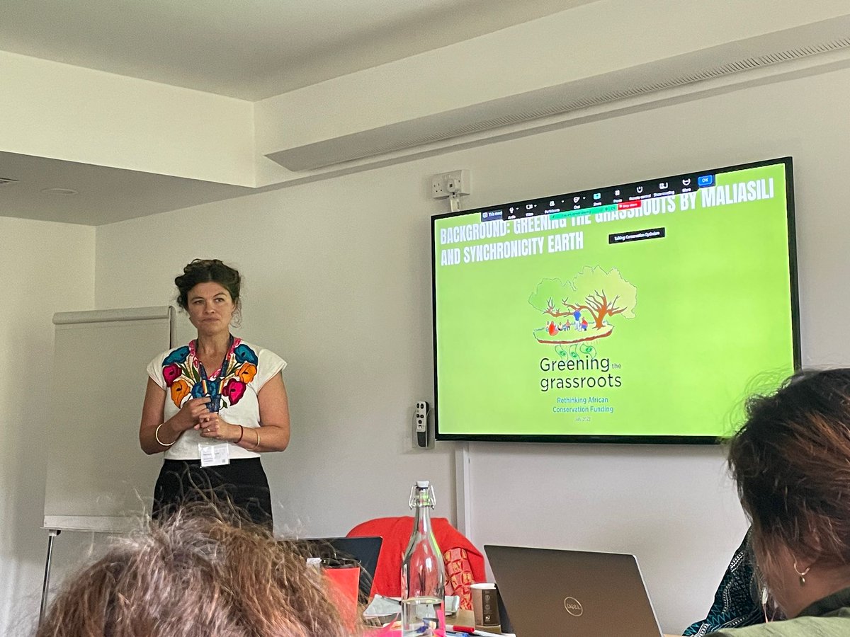 ConservOptimism's tweet photo. Nessie Read talking about a report that had a huge impact on how Global Diversity Foundation think about funding conservation. #COSummit24 @OxfordBiology https://t.co/BxNfq2s8ei