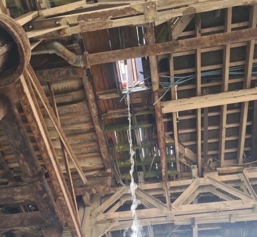 No Context Brits tweet media