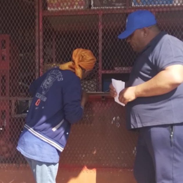DA_NCape's tweet photo. ⚡🧢The DA has been gathering signatures in #Wrenchville for our petition against the electricity price increases.

The DA fight against Eskom’s upcoming tariff hike moves to Parliament tomorrow. Show your support:  https://t.co/gMTotSg36I

#stopelectricityhikes
#StopPowerGrab https://t.co/ekEcVuVQfJ