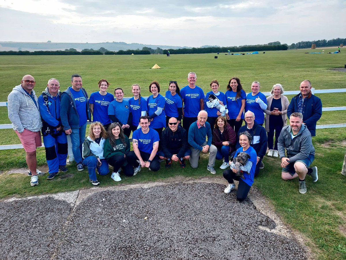 🪂 They did it! Our 2024 skydivers have taken the leap of a lifetime, raising a whopping £8000 - WELL DONE and THANK YOU!

👀 Looking for your own adrenaline rush? Join #TeamMyUHS for the i360 Abseil. Sign up today at myuhsussex.org/events/i360-ab… 

#skydive #nhs #sussex