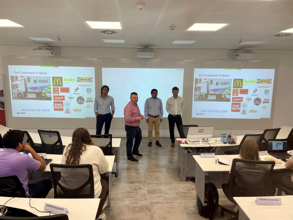 ZLCsupplychain's tweet photo. 👨‍🏫We were thrilled to host @HAVItweets visit to our campus. HAVI specializes in innovating, optimizing and managing supply chains for leading brands.🚚📈 
They presented two challenges on empties exchange management and route planning optimization. 🤝🎓 
#ZLC #academicpartners https://t.co/WlCHq9OGgV