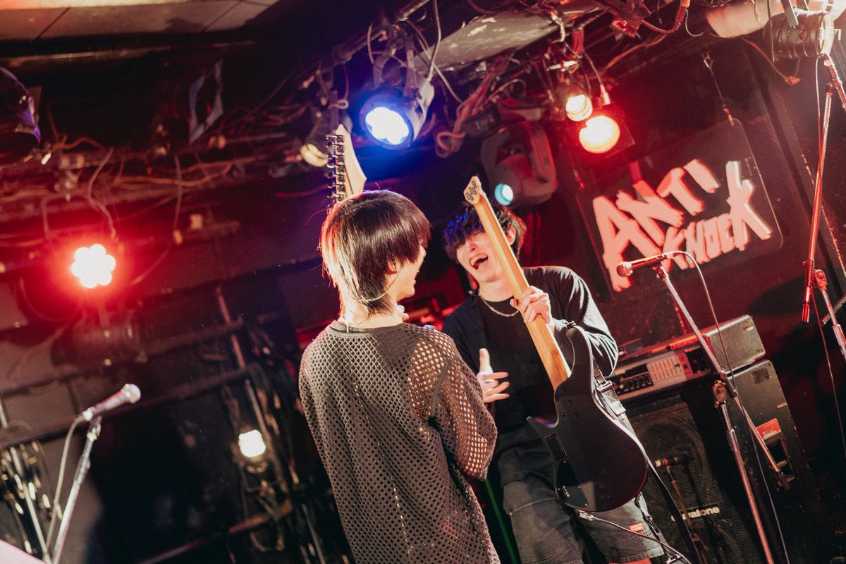 Sora_AdamasAle's tweet photo. 2024.9.17
【C-MOON Vol.130】
at. 新宿ANTIKNOCK
F.WALT @f_walt_jp support

連投すんません！昨日はF.WALTサポートもやって2ステでした！途中かつのりとパートチェンジしたり好き放題やらせてもらいました🧑‍🎤

Photos by @Mizuckey217

#FWALT
#band
#Livephoto https://t.co/48V38lUn90