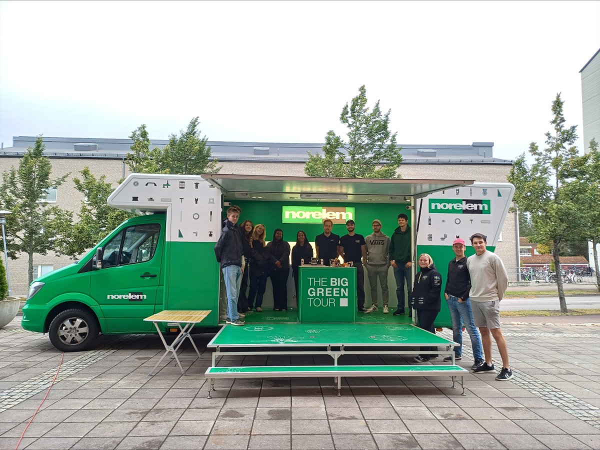 norelemuk's tweet image. We are on tour with our SHOWTRUCK in Sweden! Here you have a little insight. :) We also met some formula student teams and had a great exchange. 😃 #norelem #THEBIGGREENTOUR #norelemACADEMY #Sweden