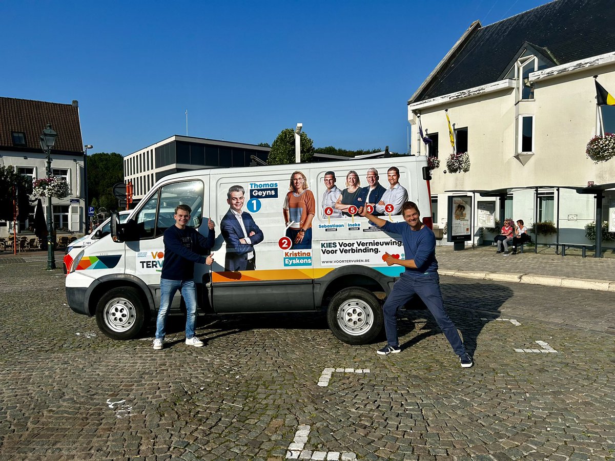 ThomasGeyns's tweet photo. Ronde van Tervuren met ons campagnebusje. In gesprek met de handelaars op de markt. ❤️💭

#KiesVoorTervuren https://t.co/LSoIXQ80nD