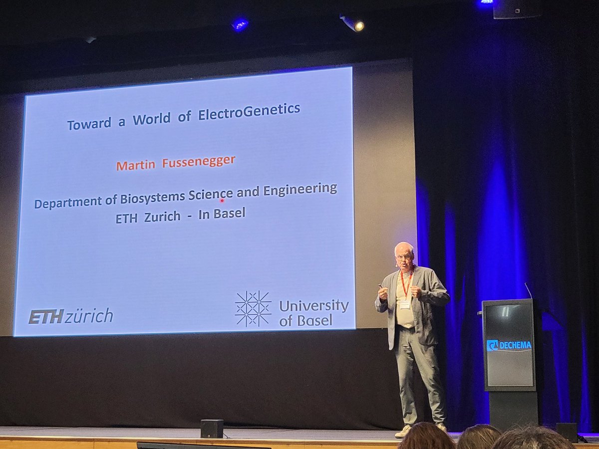Moon_Synth_Bio's tweet photo. Prof. Martin Fussenegger is giving an amazing kick-off talk at the #GCSB German Conference on Synthetic Biology 2024
@DECHEMA https://t.co/clJYXSiwb3
