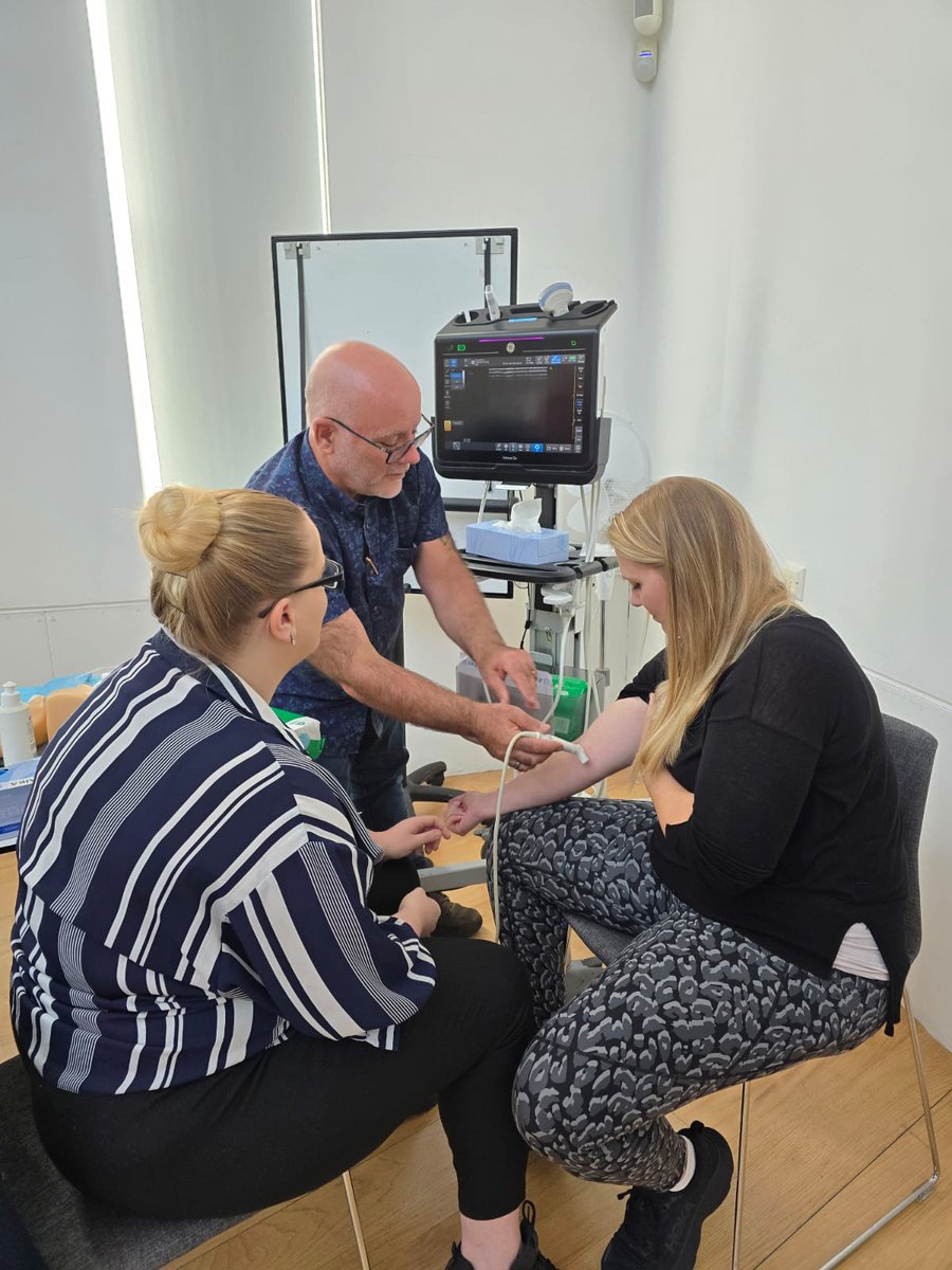 Had fantastic time teaching in <a href="/KIDSNTS/">KIDSNTS</a> USG-guided vascular access course! Big shoutout to <a href="/fajishhabib/">Fajish Habib</a> for putting together an amazing workshop!! #POCUS
