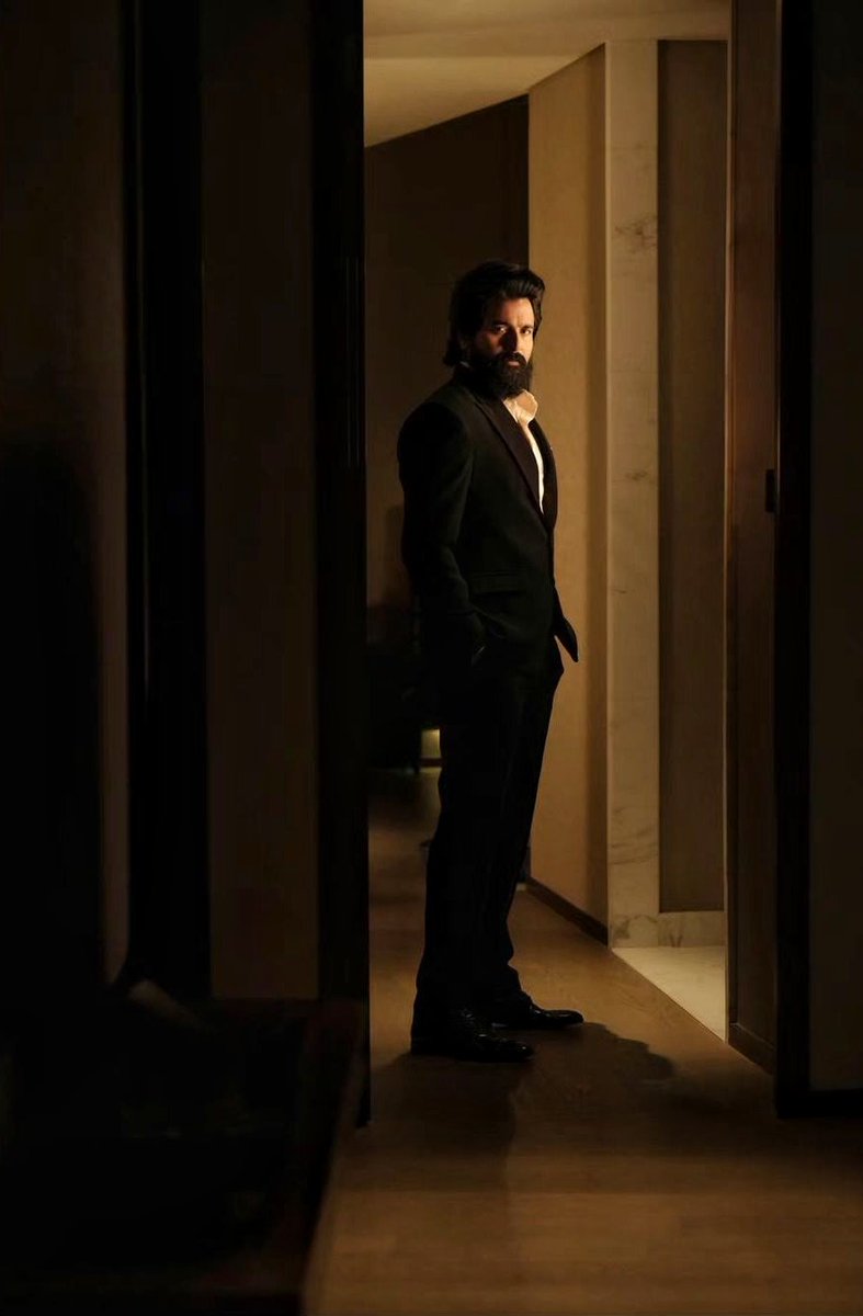 muralisofficial's tweet photo. Look 🥵🔥
@Siva_Kartikeyan 💥💥
#Aamaran https://t.co/WT7KZsAfjZ
