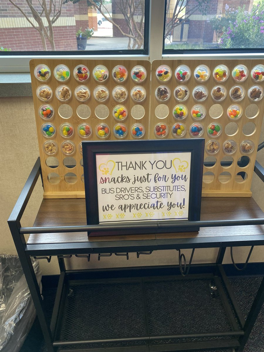 Coolest thing I’ve seen…Press Pride takes care of our bus drivers…snacks to go! 
#mymisd <a href="/rachelcorbin412/">Rachel San Jose Corbin</a> <a href="/MISD_ELSupport/">MISD English Learner Support</a>