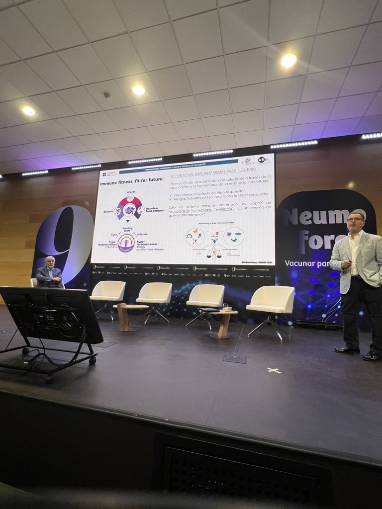 Vacunas como parte del inmunofitness. #9neumoforo <a href="/fedemartinon/">Federico Martinón-Torres</a> <a href="/danielocana2/">Daniel Ocana Rodriguez</a> <a href="/IsabelJSanz/">Ijsanz</a>