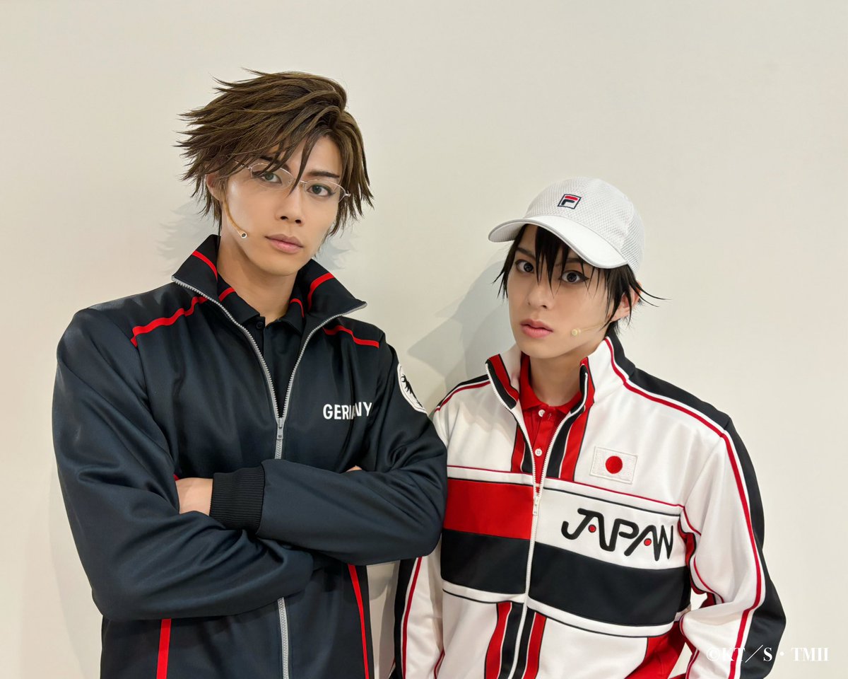 TennimuNews's tweet photo. 【 #新テニミュ 】38公演目🎾
ご来場いただいた皆さま、誠にありがとうございました！本日の写真は手塚とリョーマ🇩🇪🇯🇵仲良しオフショットもいただきました📸明日9/19(木)は13:00公演と18:00公演の2回！劇場でお待ちしております！ https://t.co/FwgNQCIx0B