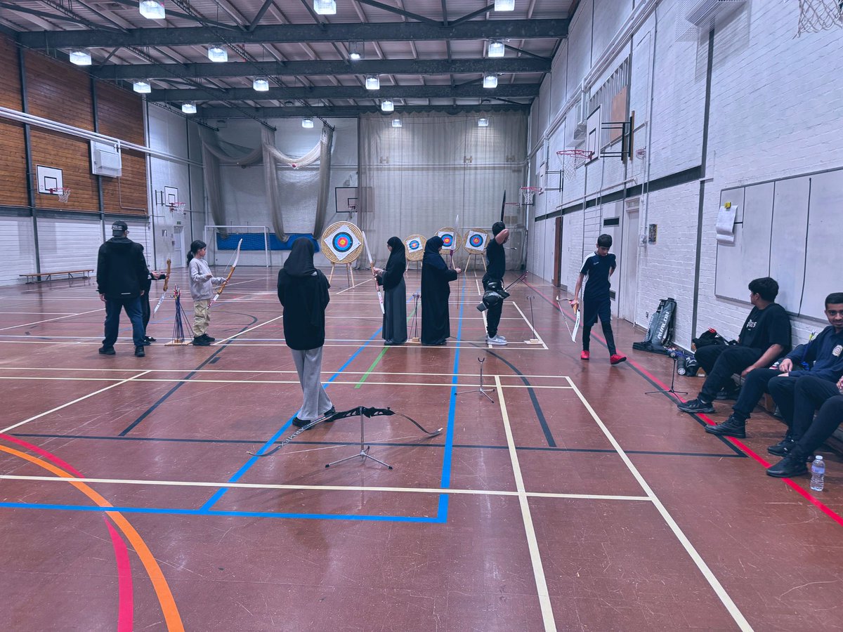 This Sunday was a first for the children to shoot from 18m! 🏹 A big step up and some of them done great. It’s time they competed on county level very soon. 

#archeryfun #sunnahsports #archerylife