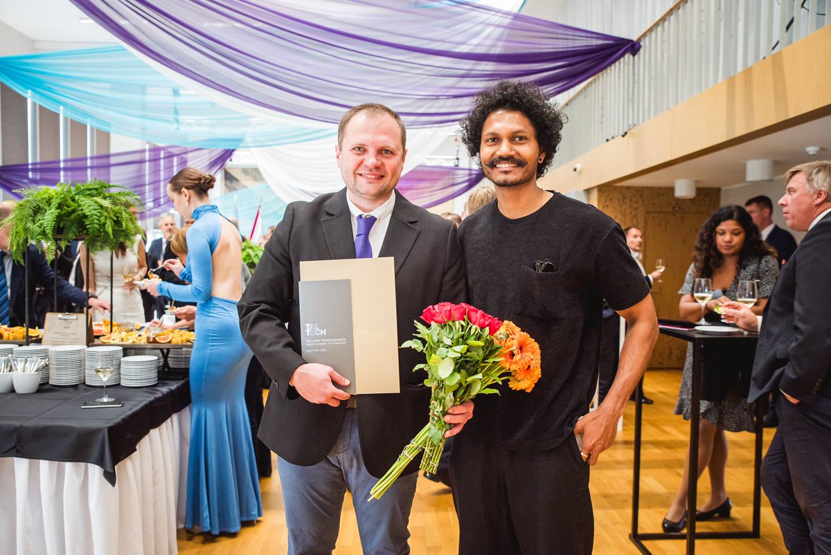 Years of tireless effort, unwavering commitment, and unrelenting passion culminate in this moment. Congratulations, Dr. Denys Bondar on earning your PhD! Your accomplishment inspires us all to strive for excellence. 
#PhD