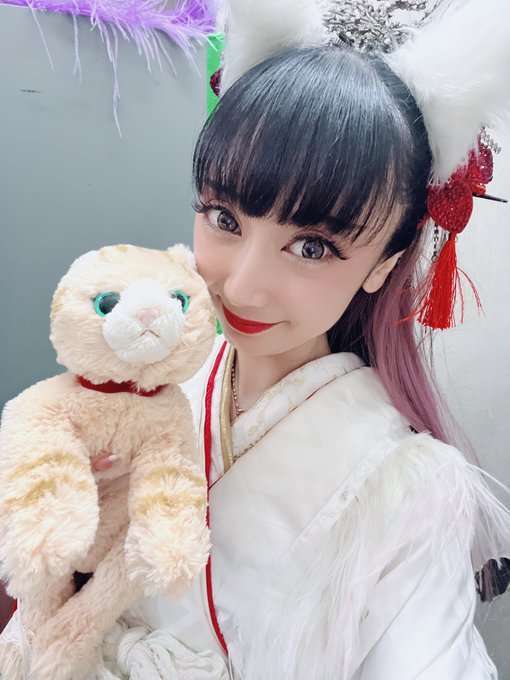 川崎8日目もありがとうございます❣️進行のご協力も日々ありがとうございます🙇&zwj;♀️直接聞かせていただく感想もSNSで読む感想もとっても嬉しい🦊そして毎回の優しいお顔達も嬉しい🥰嬉しいがいっぱい！明日は楽前💃明日もはぴねすが溢れる一日になりますように💖